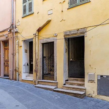 7l - 2bdr In Old Town Daire *