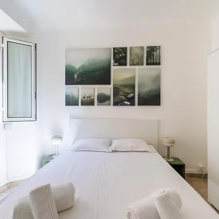 7l - 2bdr In Old Town Apartment