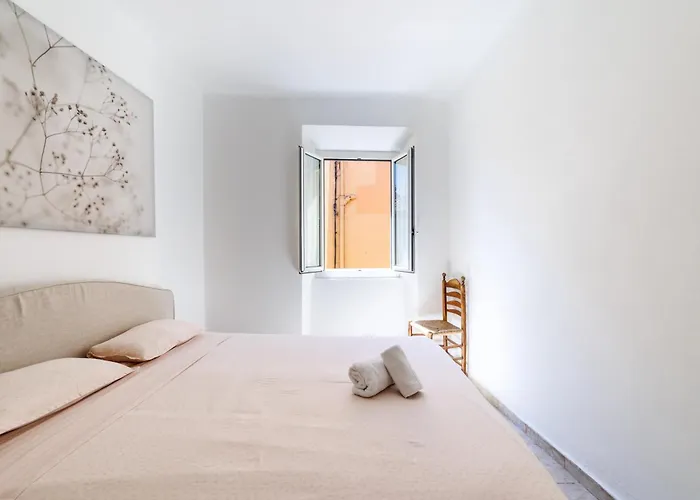 7l - 2bdr In Old Town * Menton