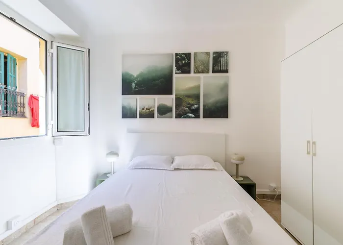 7l - 2bdr In Old Town Apartment