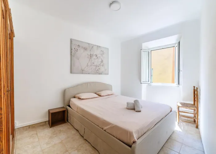 7l - 2bdr In Old Town Menton