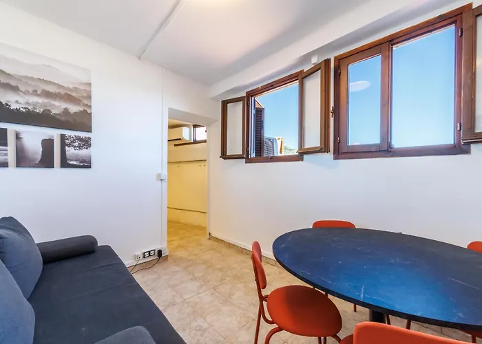 7l - 2bdr In Old Town