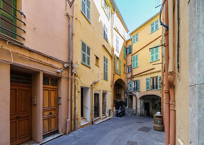 Апартаменти 7l - 2bdr In Old Town Мантон