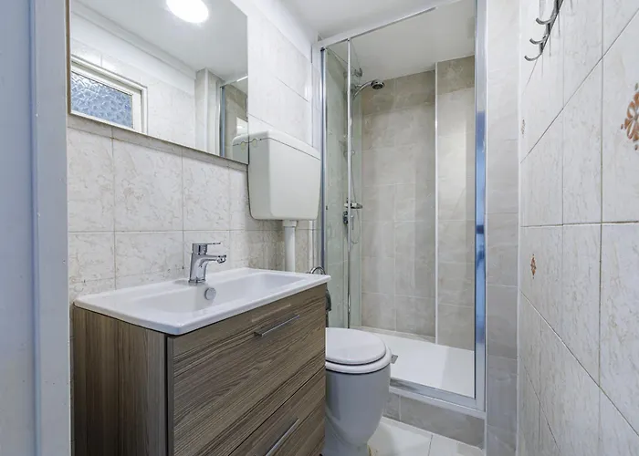 7l - 2bdr In Old Town